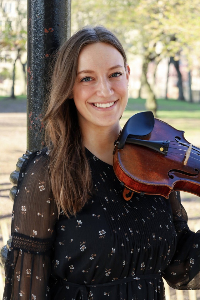 Sandra Bouissou, violin