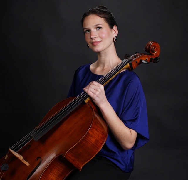 Arielle Mack, cello